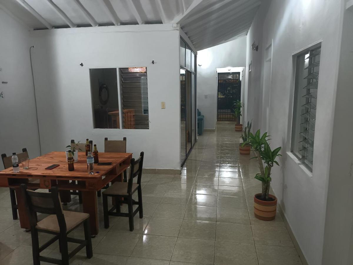 Hospedajes El Jardin Envigado Luaran gambar