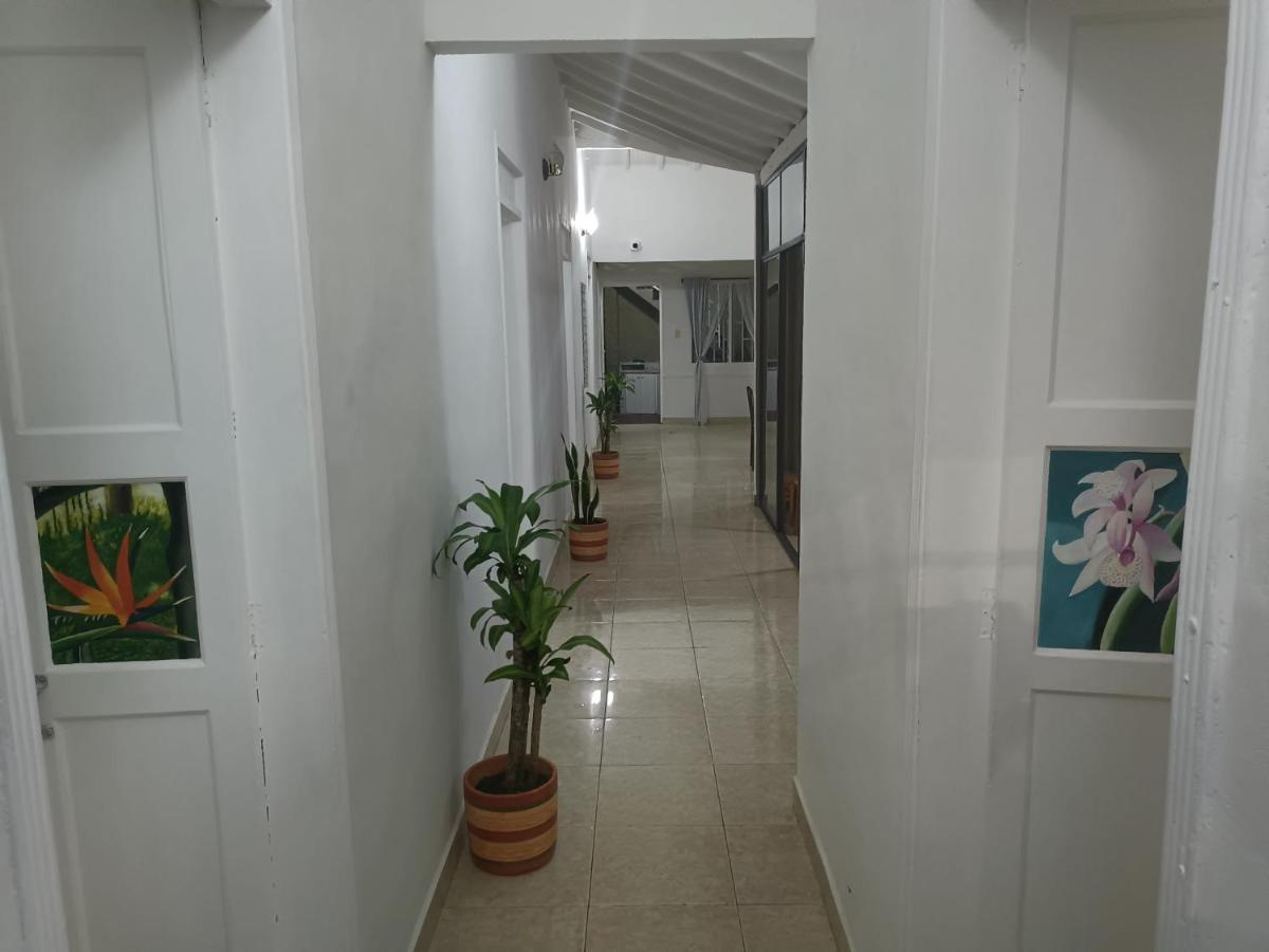 Hospedajes El Jardin Envigado Luaran gambar