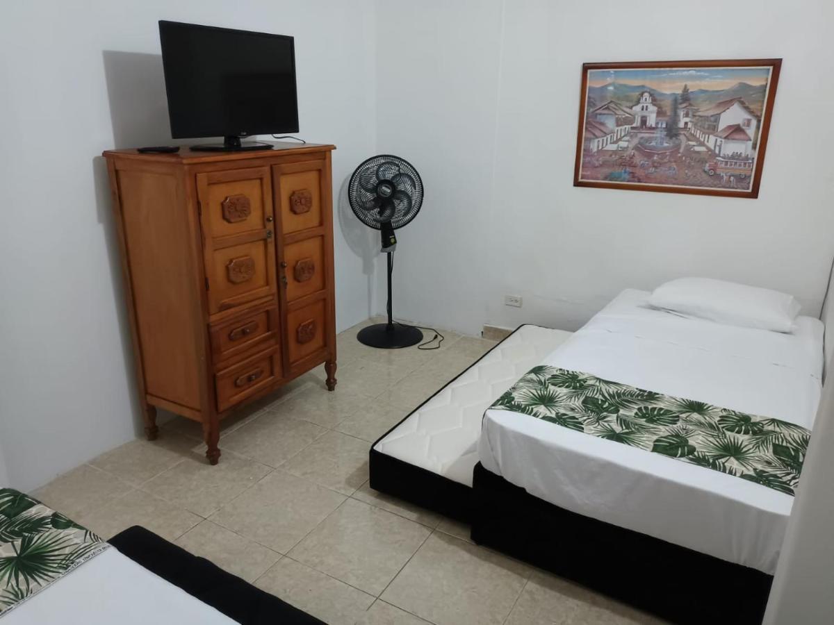 Hospedajes El Jardin Envigado Luaran gambar
